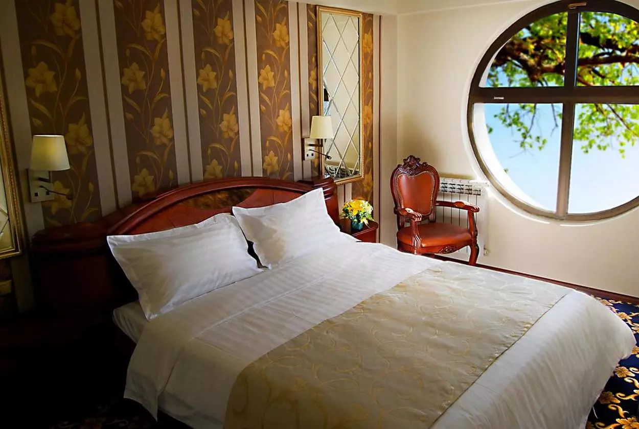 CRONPALACE_SHABAVIZ (17).jpg